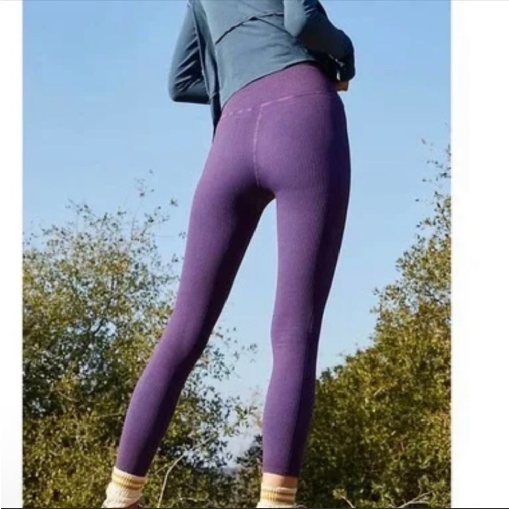 NWT Fits XS-S Free People Movement Free Throw Blue Violet Leggings! XS Purple
